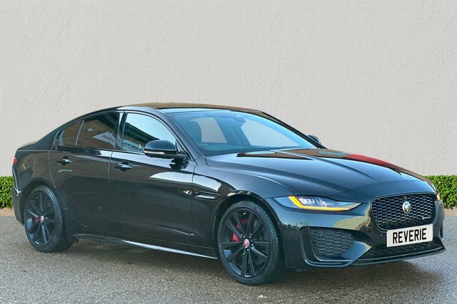 Jaguar XE 2.0 D200 Mhev R-dynamic Black Saloon Au Black
