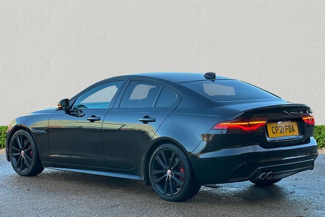 Jaguar XE 2.0 D200 Mhev R-dynamic Black Saloon Au Black #5