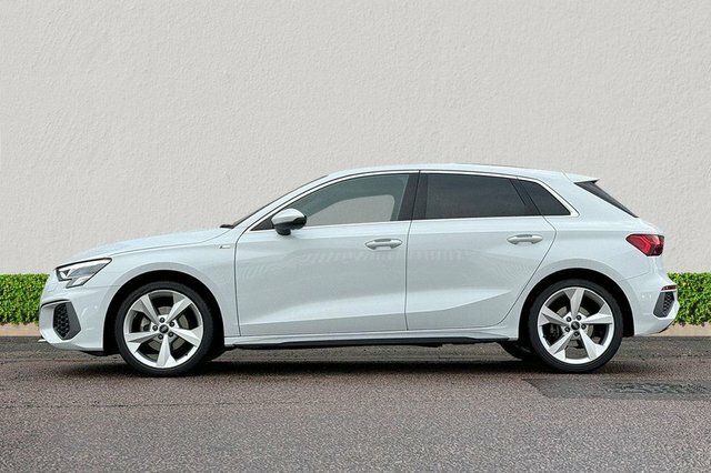 Audi A3 1.5 Tfsi 35 S Line Sportback S Tronic E White #5
