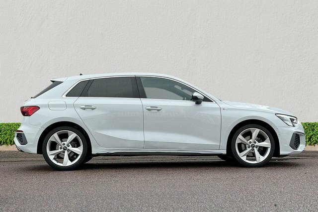 Audi A3 1.5 Tfsi 35 S Line Sportback S Tronic E White #3
