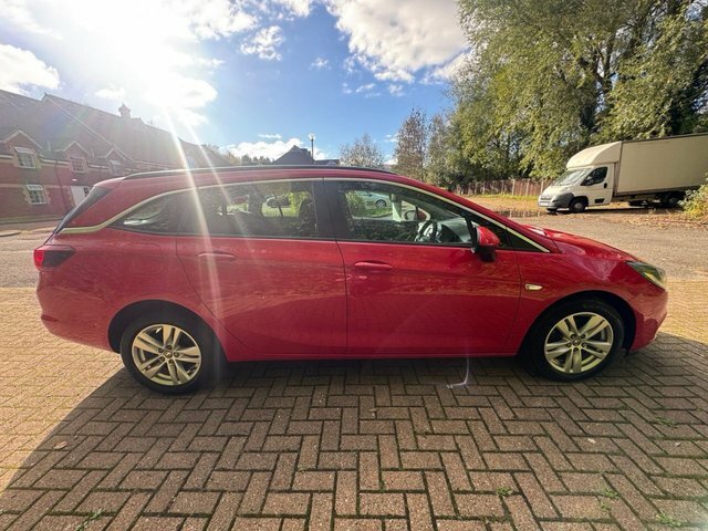 Vauxhall Astra Estate MW17VAD Red #5