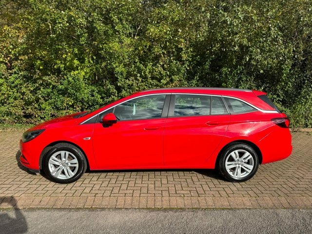 Vauxhall Astra Estate MW17VAD Red #2