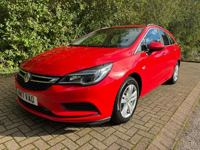 Vauxhall Astra Estate Red