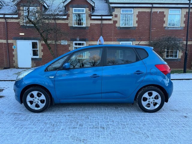 Kia Venga Hatchback CV11CXJ Blue #2