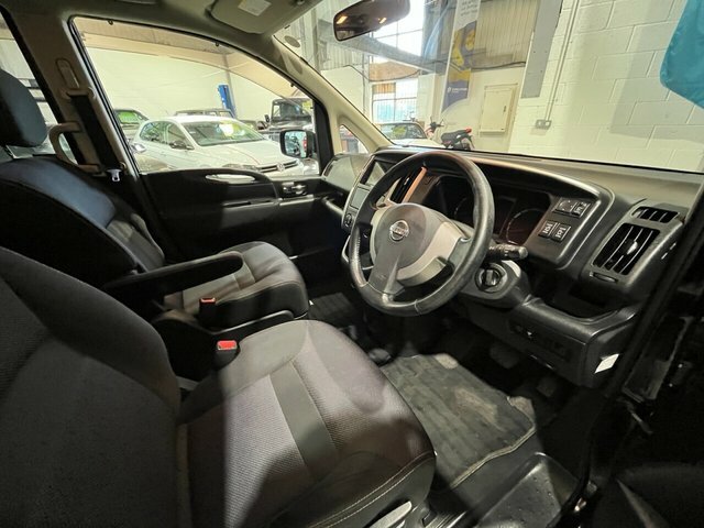 Nissan Serena Estate White #13