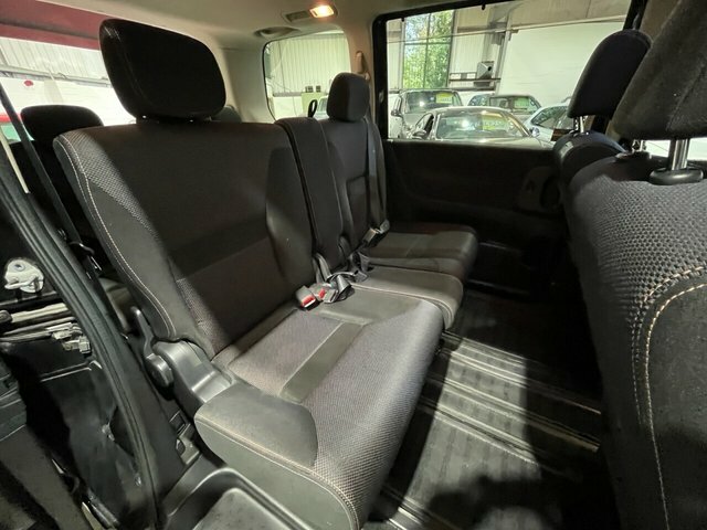 Nissan Serena Estate White #11