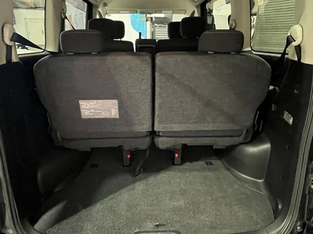 Nissan Serena Estate White #10