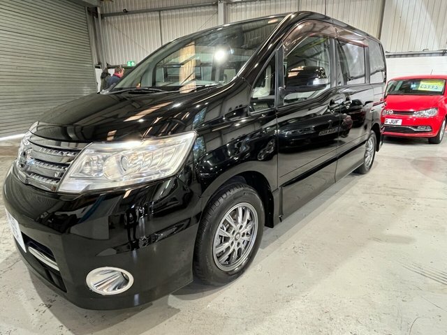 Nissan Serena Estate White #5