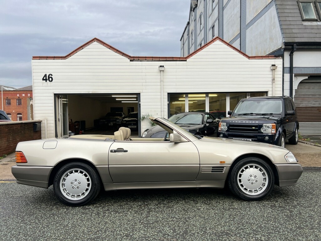 Mercedes-Benz SL Class 3.0 Sl300 Black #2