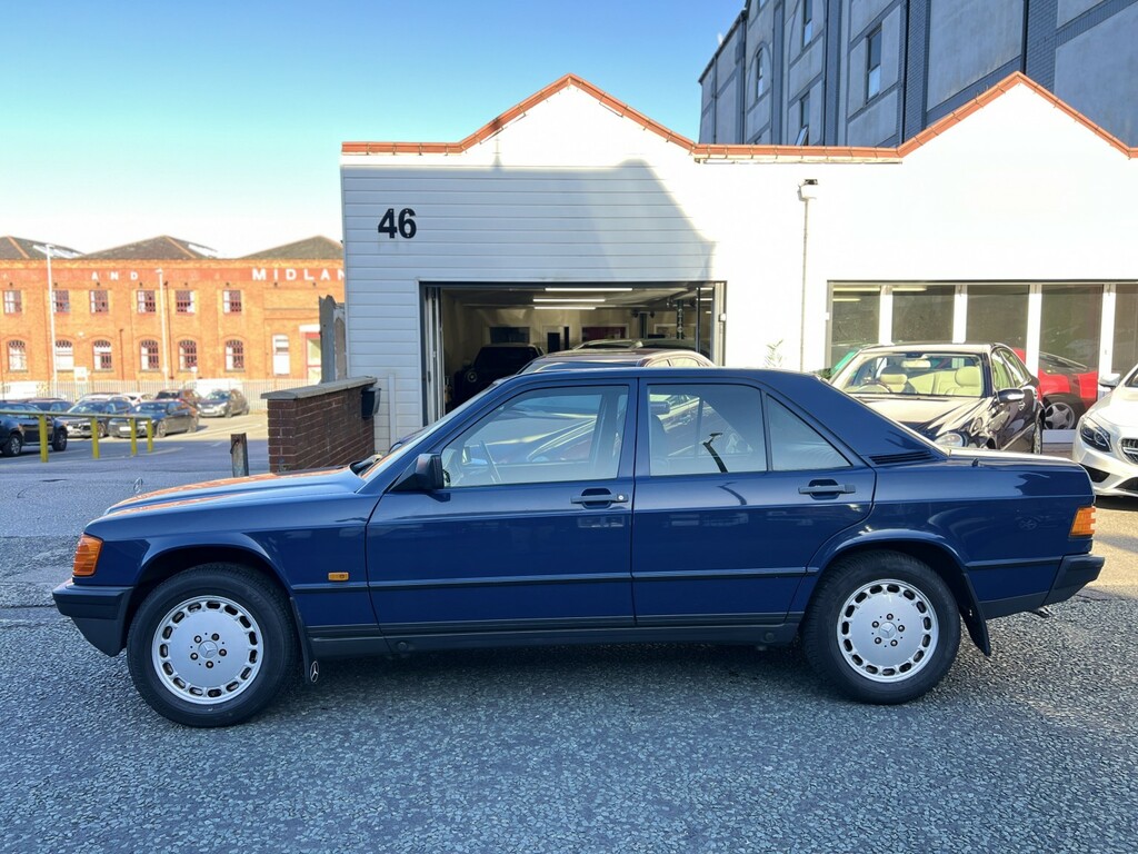 Mercedes-Benz 190 D Auto Red #3