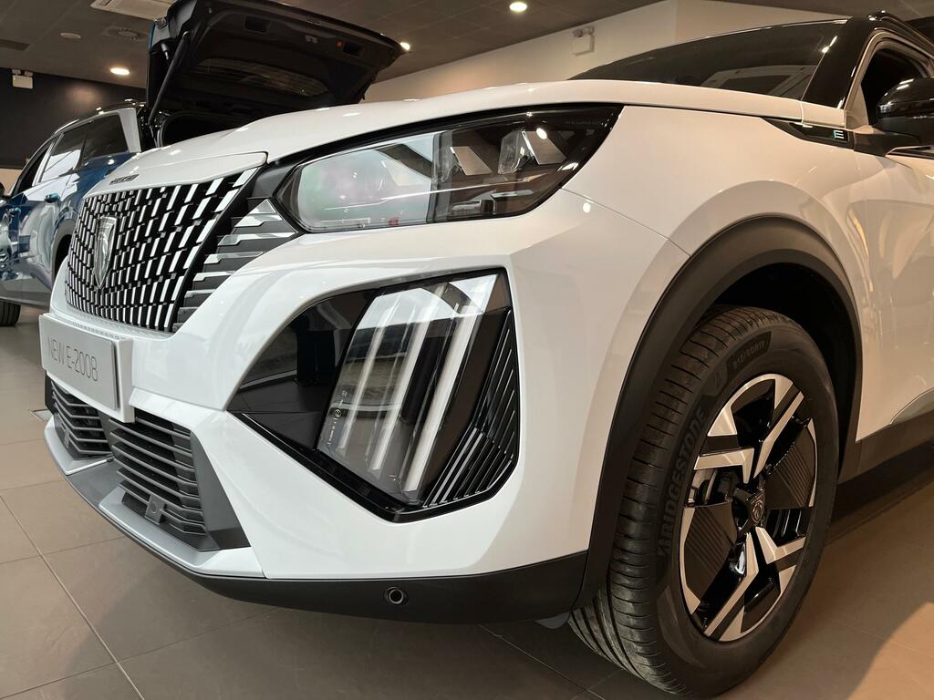 Peugeot e-2008 Gt 54Kwh 156 White #3