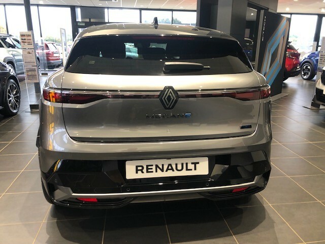 Renault Megane E-Tech Techno Esprit Alpine 220Hp  Black #4