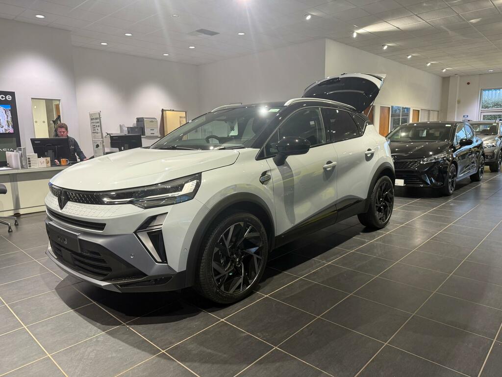 Renault Captur Esprit Alpine 160 Hybrid Grey #2