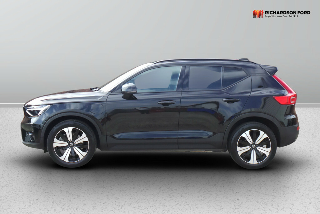 Volvo XC40 1.5 T5 Recharge Phev Ultimate Dark YY72CKP Black #2