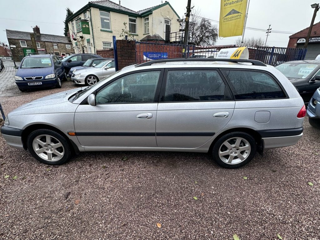 Toyota Avensis 1.8 Gs Hatchback Silver #4