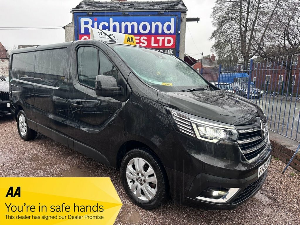 Renault Trafic 2L Sport Black