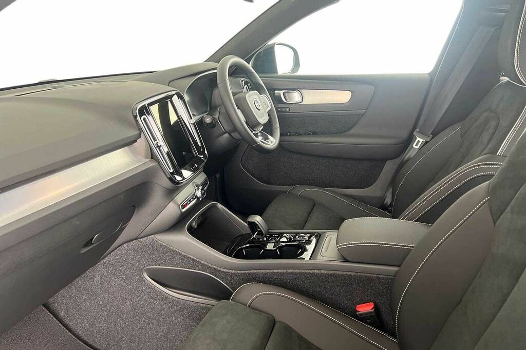 Volvo XC40 Plus, B3 Mild Hybrid, Dark YS75WDV Grey #4