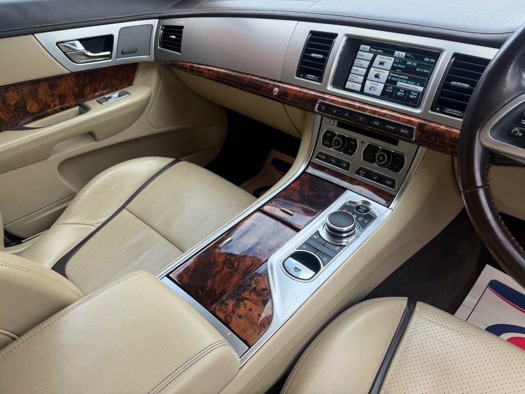Jaguar XF Saloon MX13PCY Beige #4