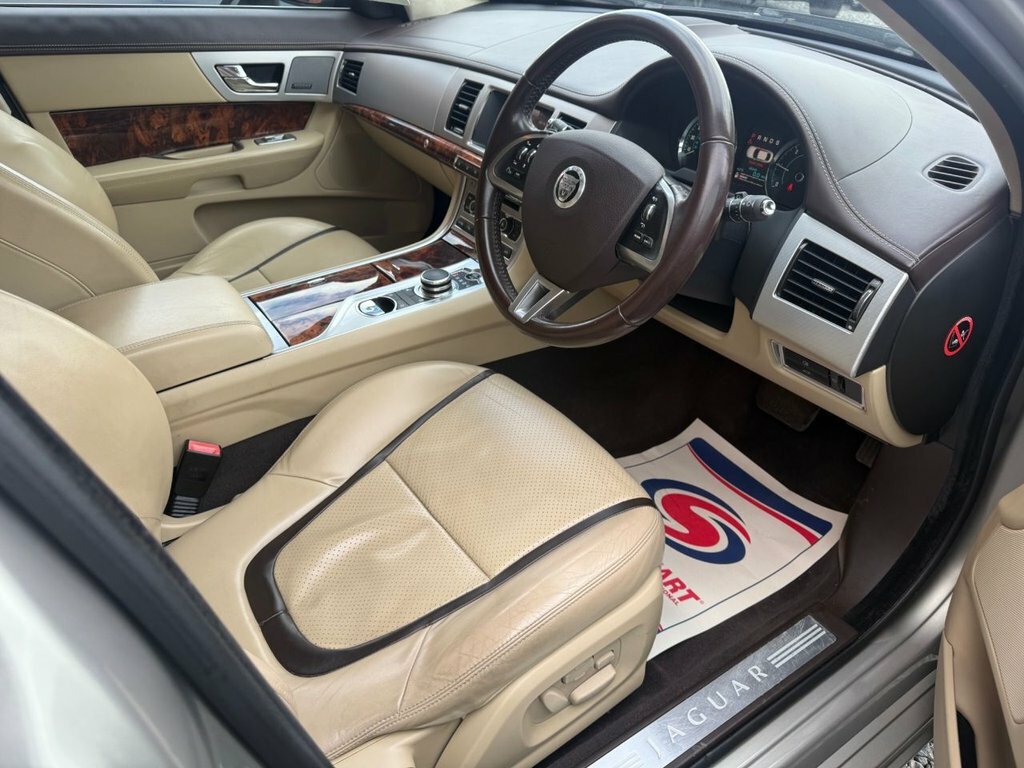 Jaguar XF Saloon MX13PCY Beige #2