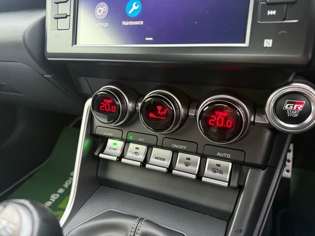 Toyota GT86 2.0L 2.0 White #24