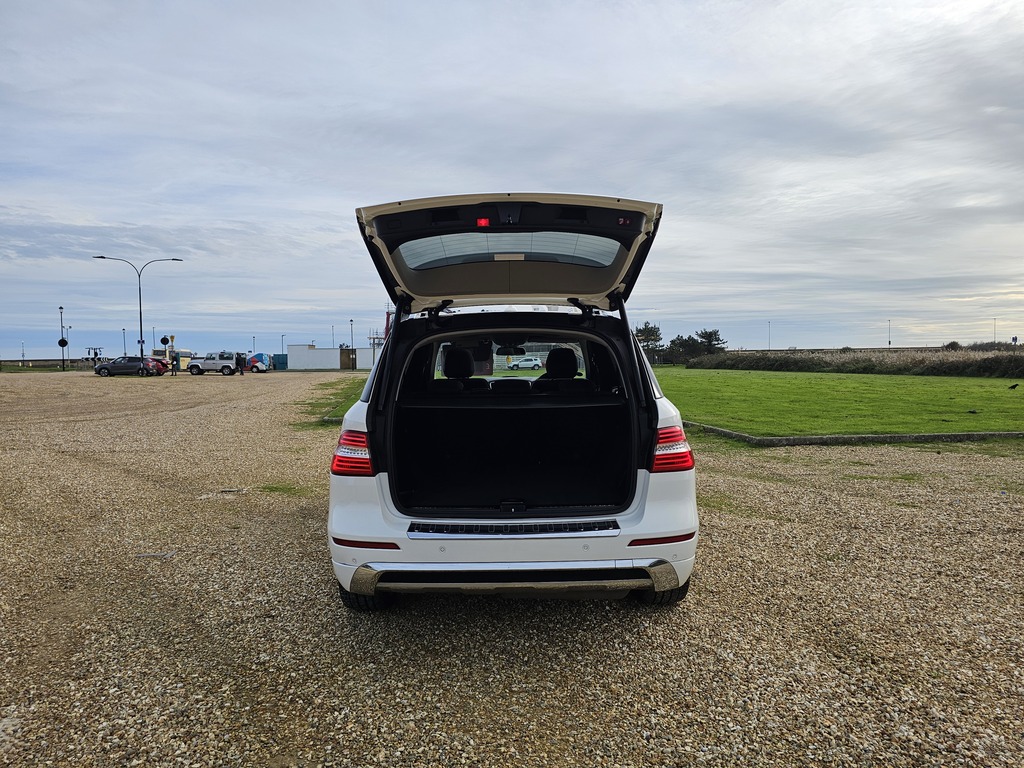 Mercedes-Benz M Class Suv Black #6