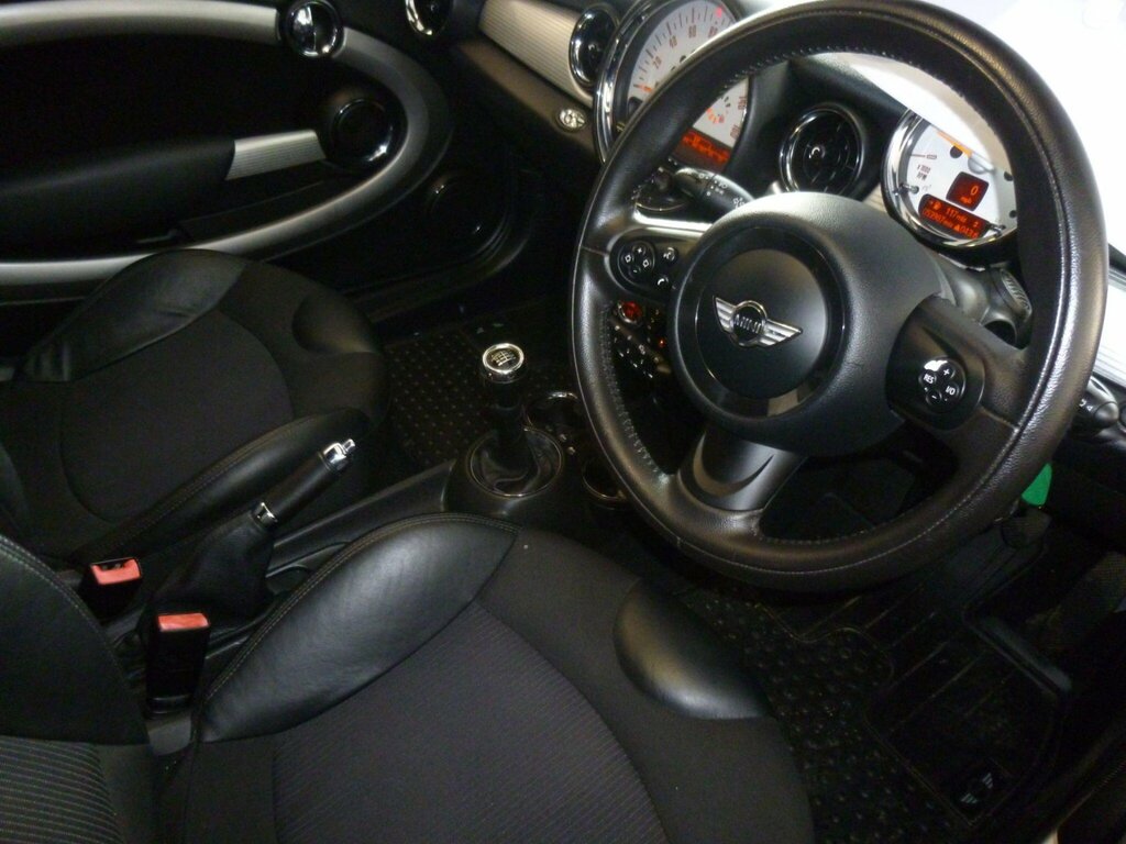 Mini Convertible 1.6 Cooper D Euro 5 Ss Black #4