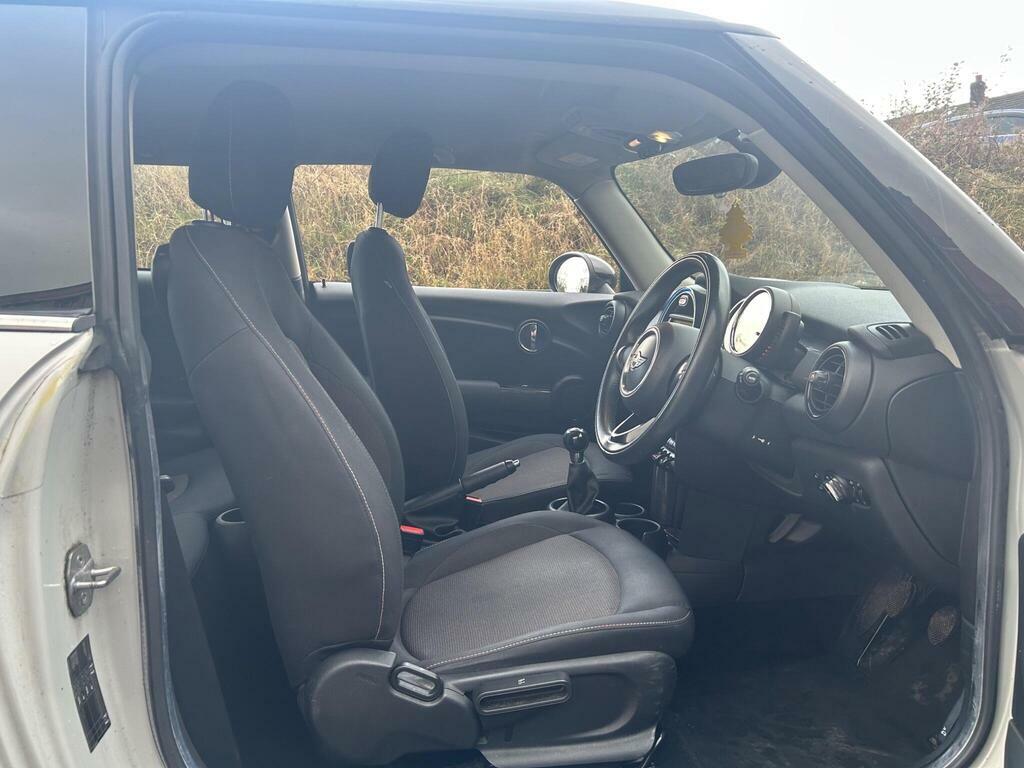 Mini Hatch 1.5 Cooper Euro 6 S S Silver