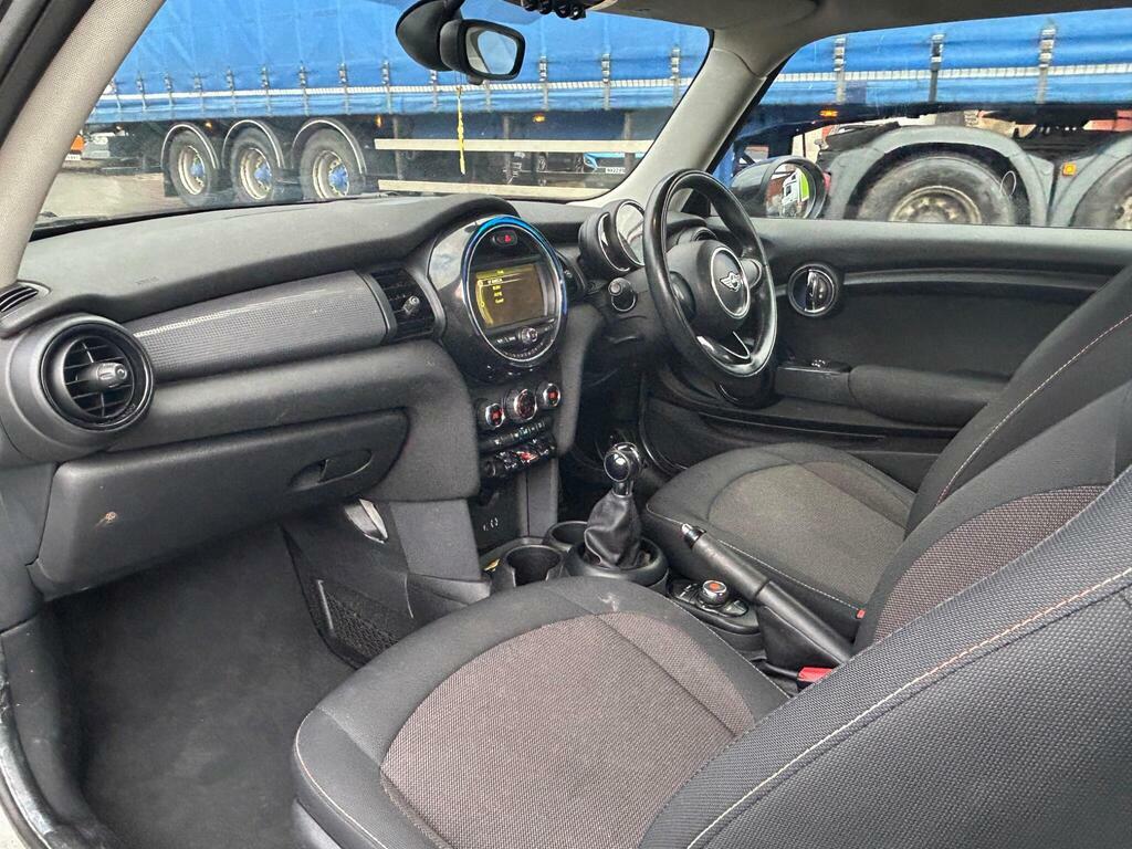 Mini Hatch 1.5 Cooper Euro 6 S S VO65XZL Silver #4