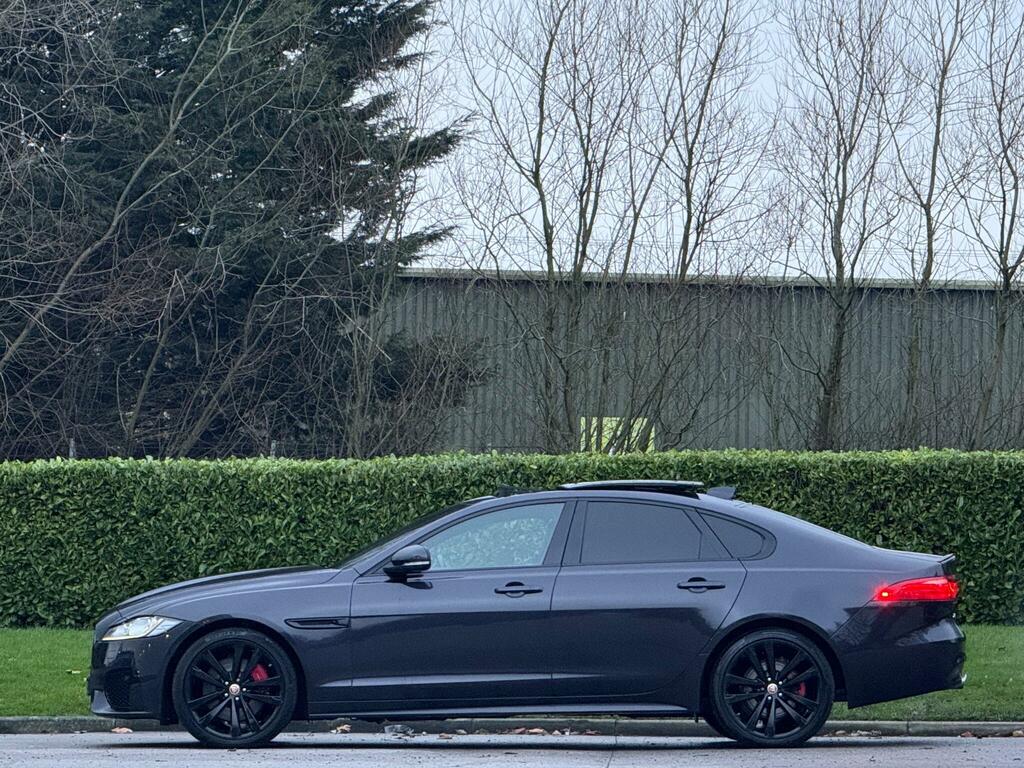 Jaguar XF 3.0D V6 S Euro 6 Ss Black #2
