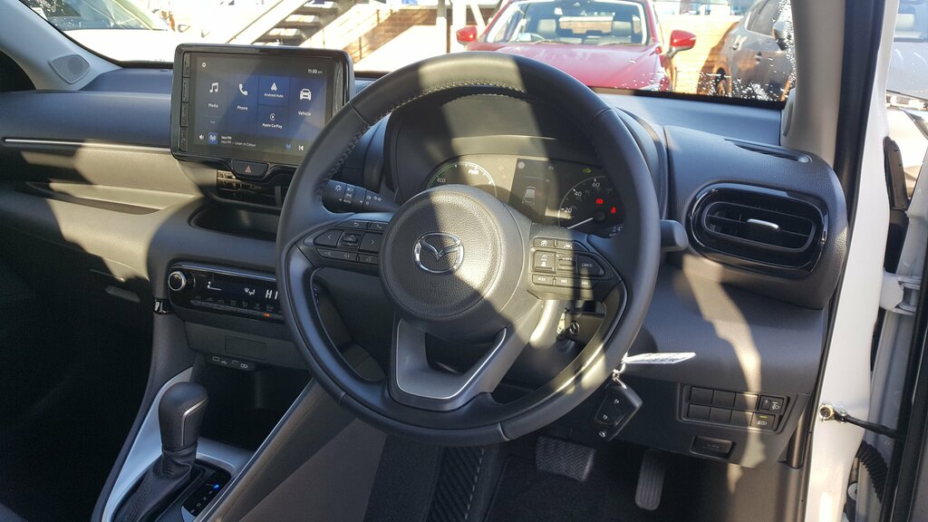 Mazda 2 2025 Mazda 2 Hybrid 1.5 Centre-line UXZ7981 White #5