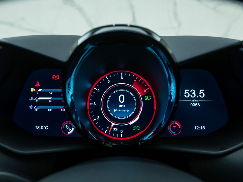 Aston Martin V8 Zf 8 Speed Silver #18