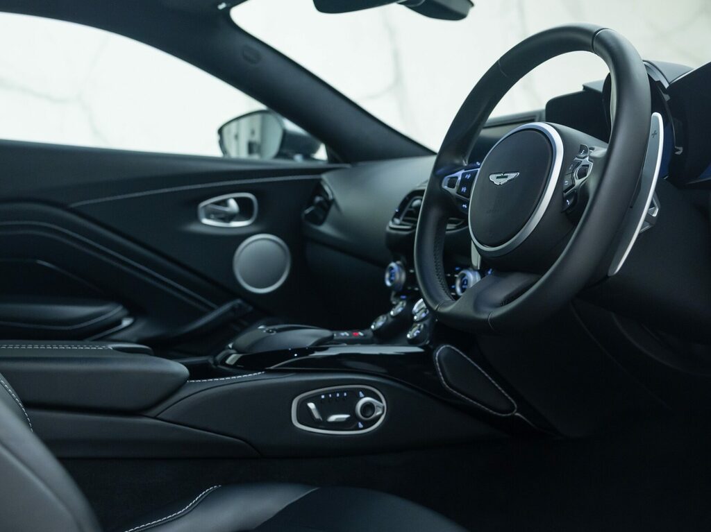 Aston Martin V8 Zf 8 Speed Silver #13