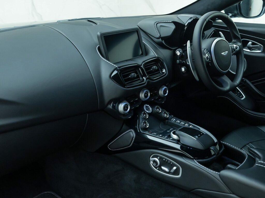Aston Martin V8 Zf 8 Speed Silver #17