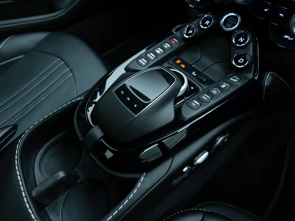 Aston Martin V8 Zf 8 Speed Silver #21