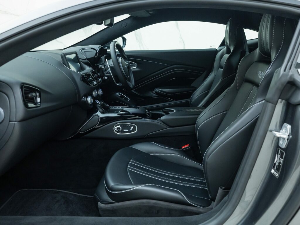 Aston Martin V8 Zf 8 Speed Silver #16