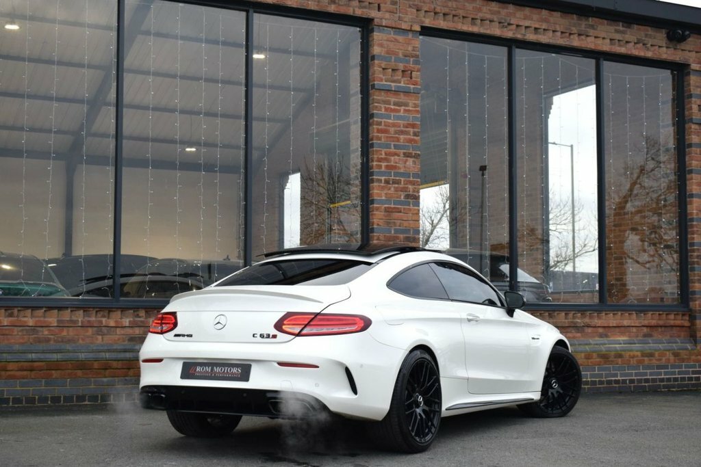 Mercedes-Benz C Class 4L Amg S YY69BJU White #2