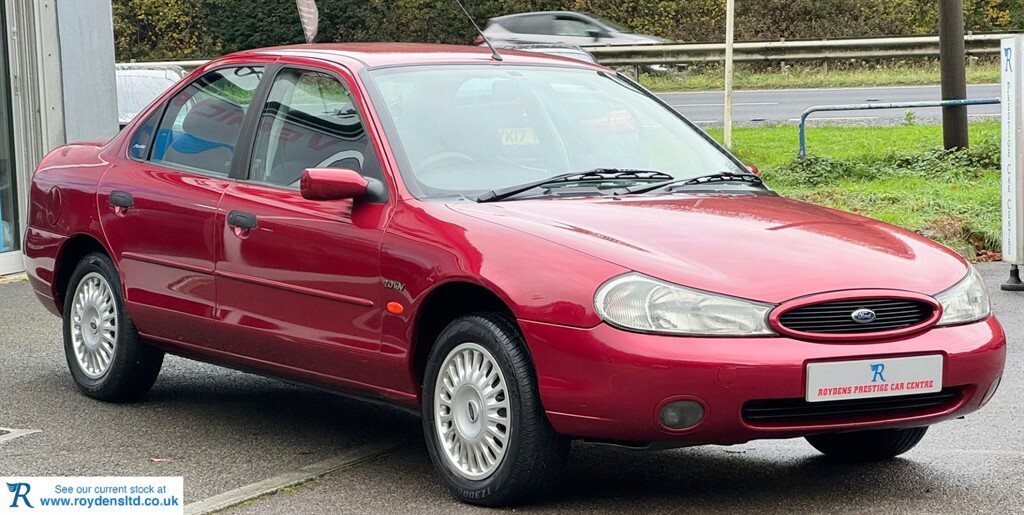 Ford Mondeo 1.8 Td Ghia Estate Red #1