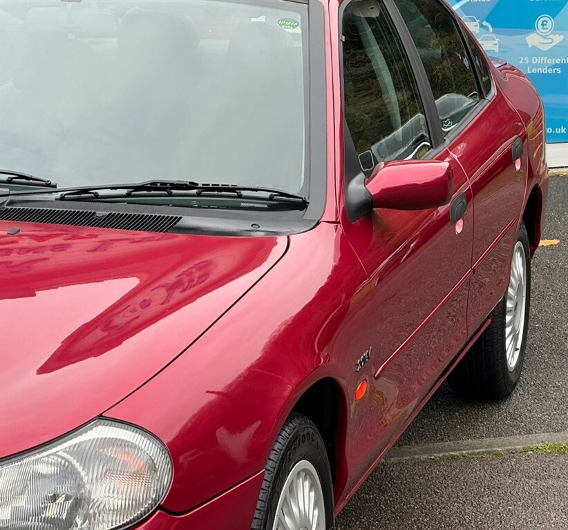 Ford Mondeo 1.8 Td Ghia Estate Red #6