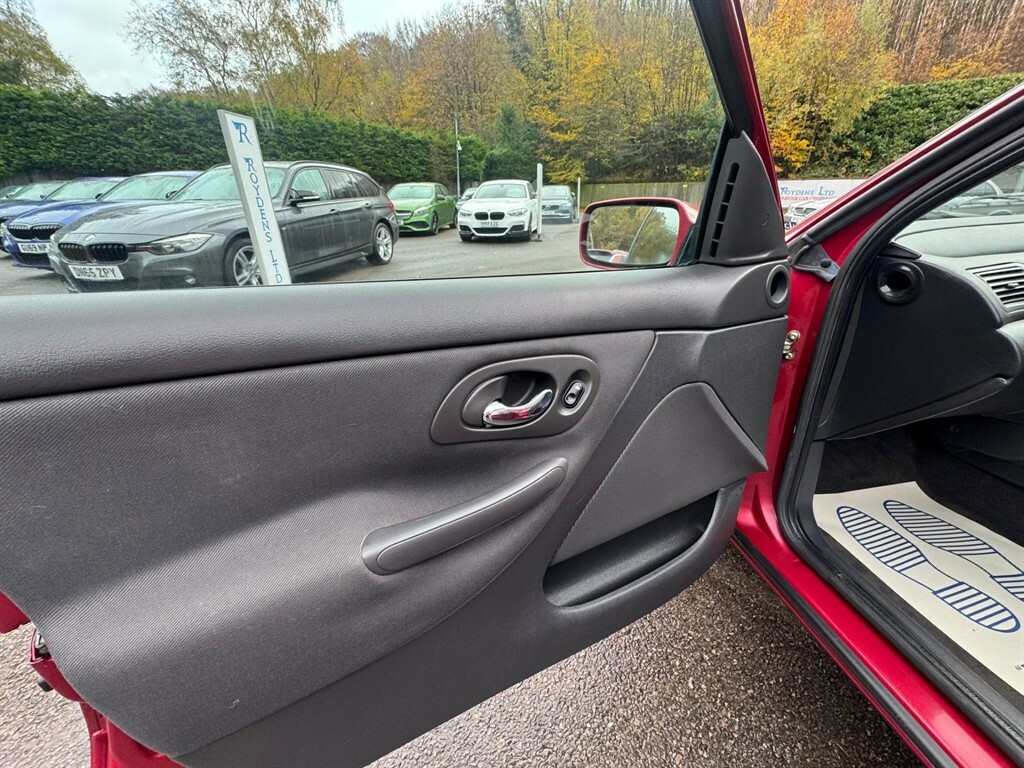 Ford Mondeo 1.8 Td Ghia Estate Red #22