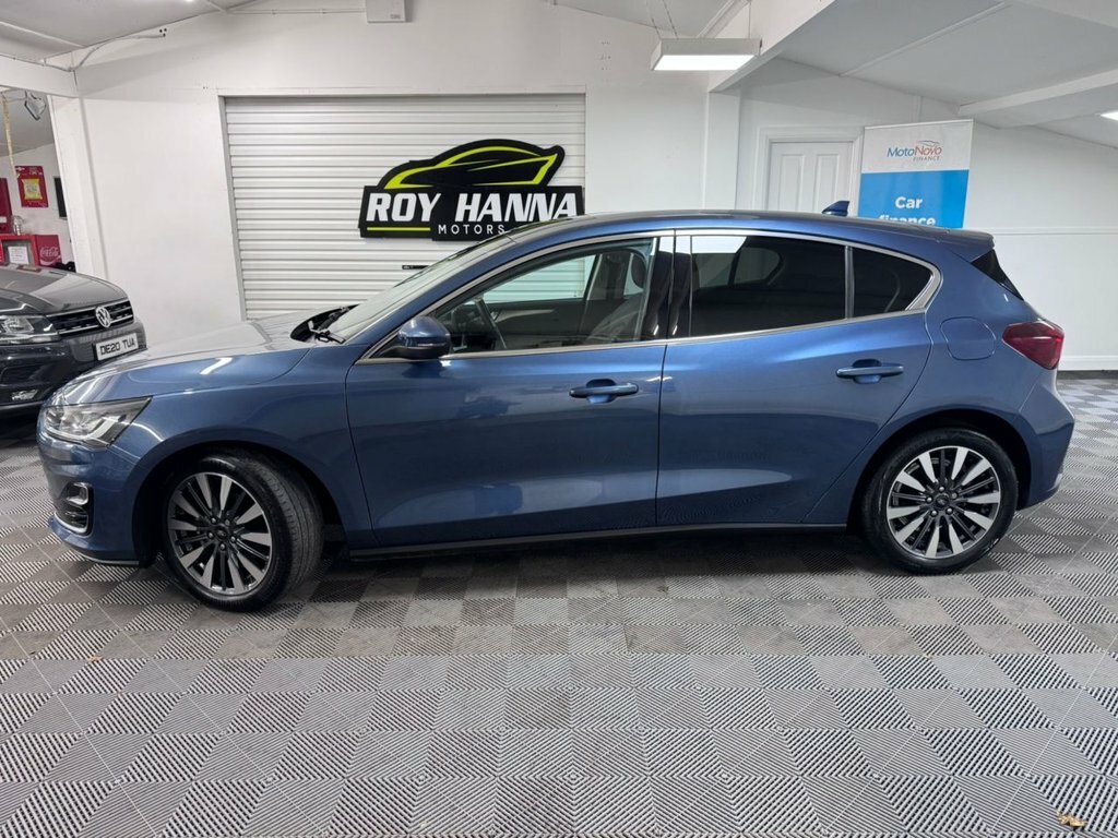 Ford Focus 1.0T Ecoboost Titanium Vignale Hatchback Petro FG22YWX Blue #4