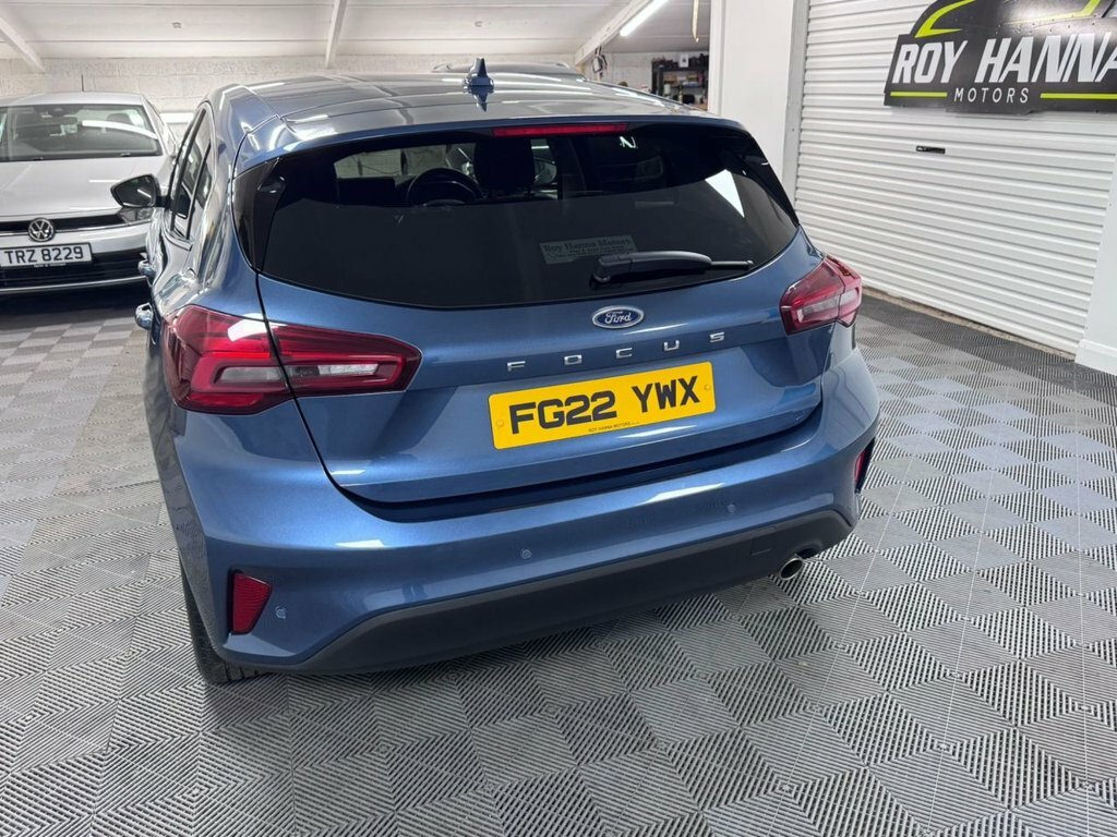 Ford Focus 1.0T Ecoboost Titanium Vignale Hatchback Petro FG22YWX Blue #5