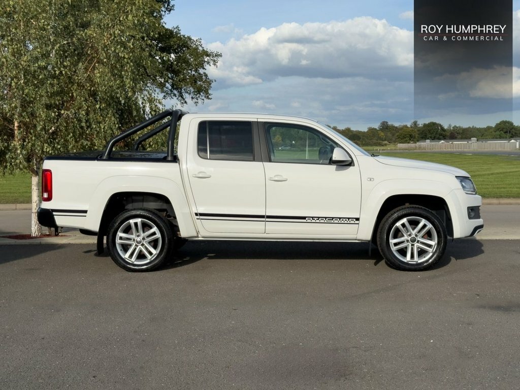 Volkswagen Amarok Pickup White #3