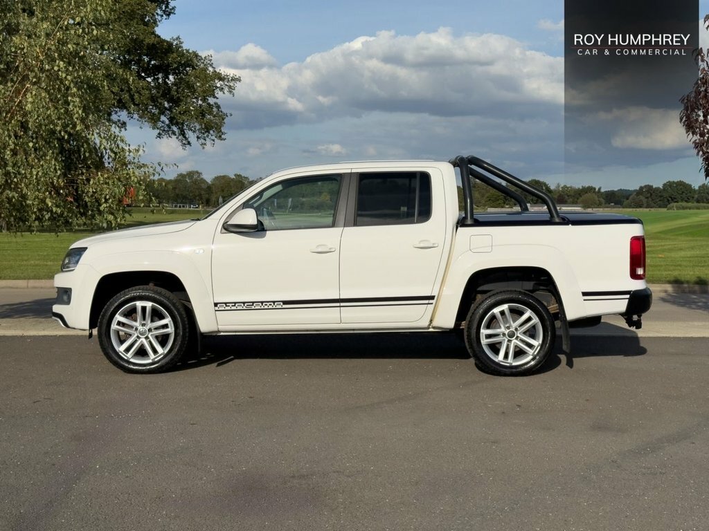 Volkswagen Amarok Pickup White #6