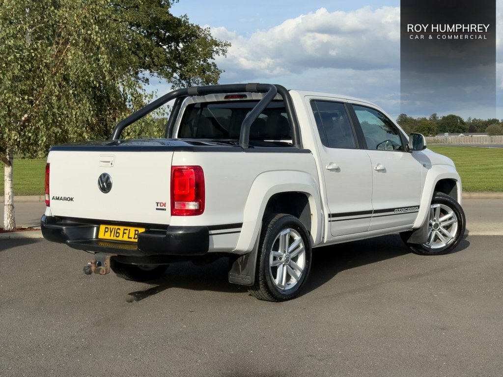 Volkswagen Amarok Pickup White #2