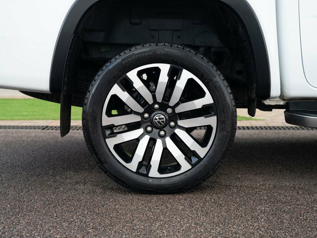 Volkswagen Amarok 3L Aventura White #2