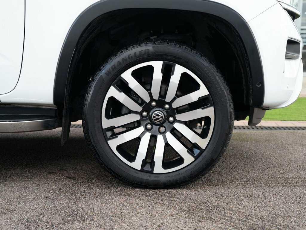 Volkswagen Amarok 3L Aventura White