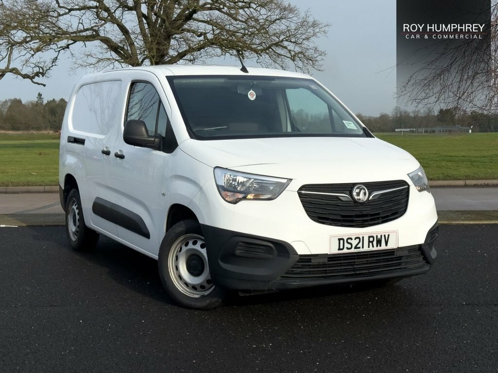 Vauxhall Combo 1.5L Dynamic White