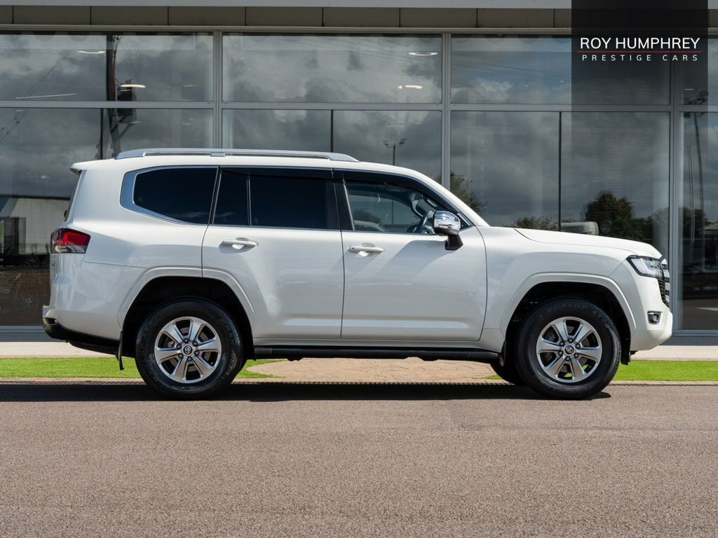 Toyota Land Cruiser 3.5L Twin Turbo V6 VX SP73BPV White #3