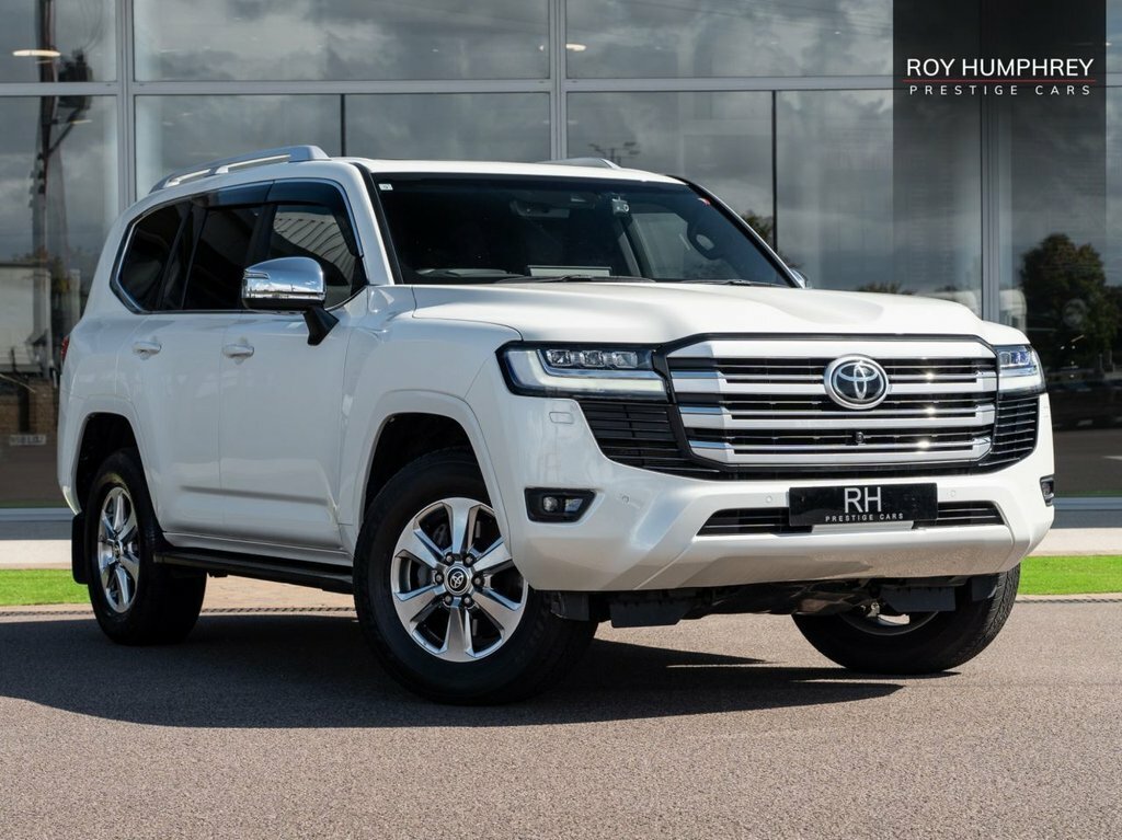 Toyota Land Cruiser 3.5L Twin Turbo V6 VX White
