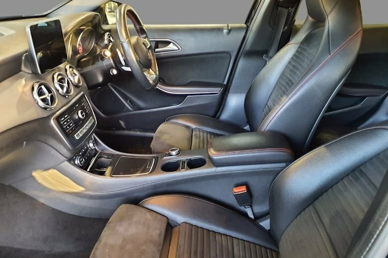 Mercedes-Benz GLA Class 2L Amg Line EU19OFP Black #3